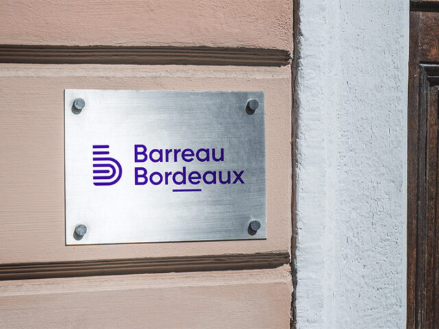 Pourquoi la plaque professionnelle est un outil de communication efficace ?