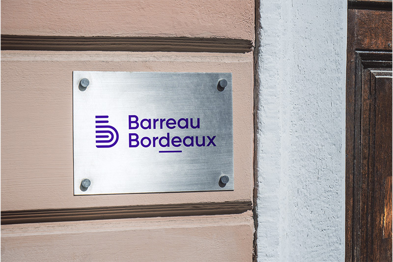 Pourquoi la plaque professionnelle est un outil de communication efficace ?